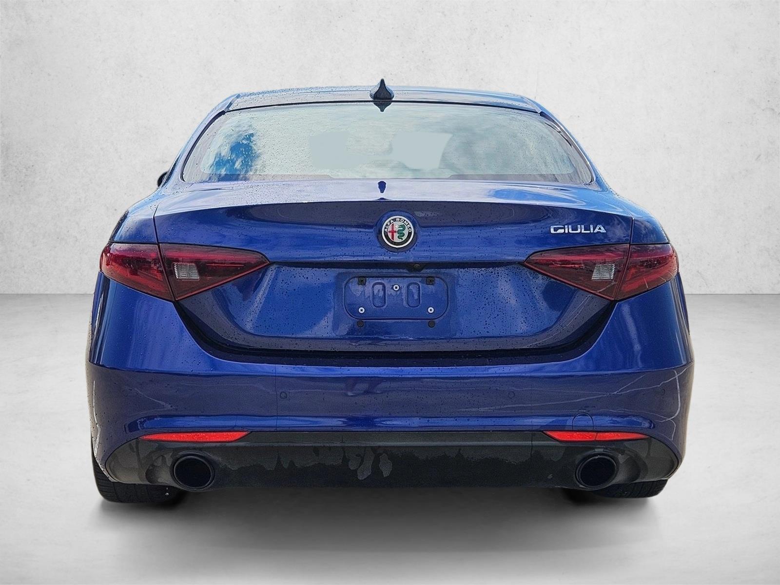 2022 Alfa Romeo Giulia Ti photo 2