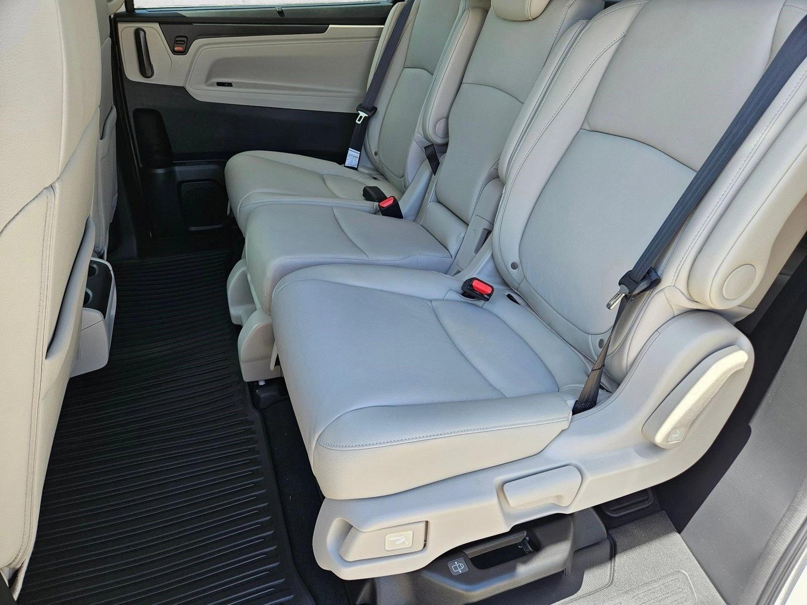 2026 Honda Odyssey EX-L - Photo 15