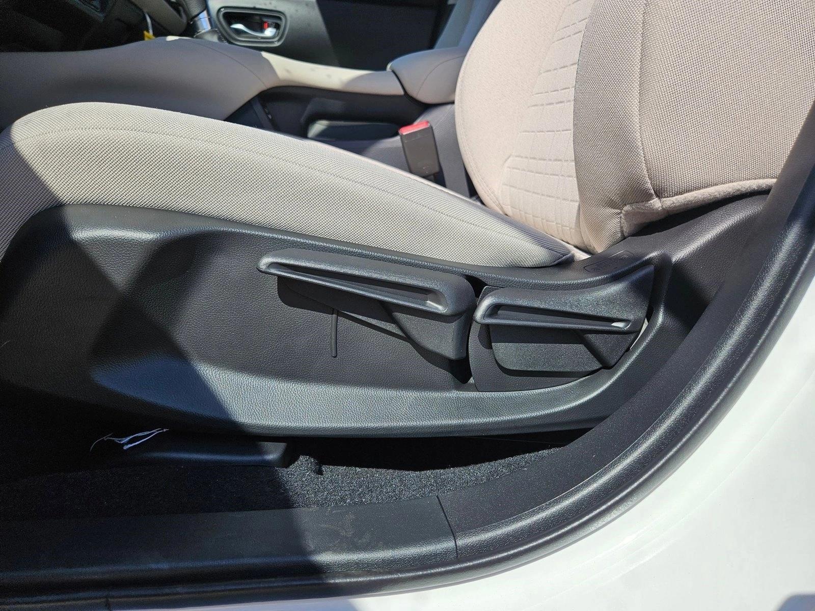 2026 Honda HR-V LX photo 4
