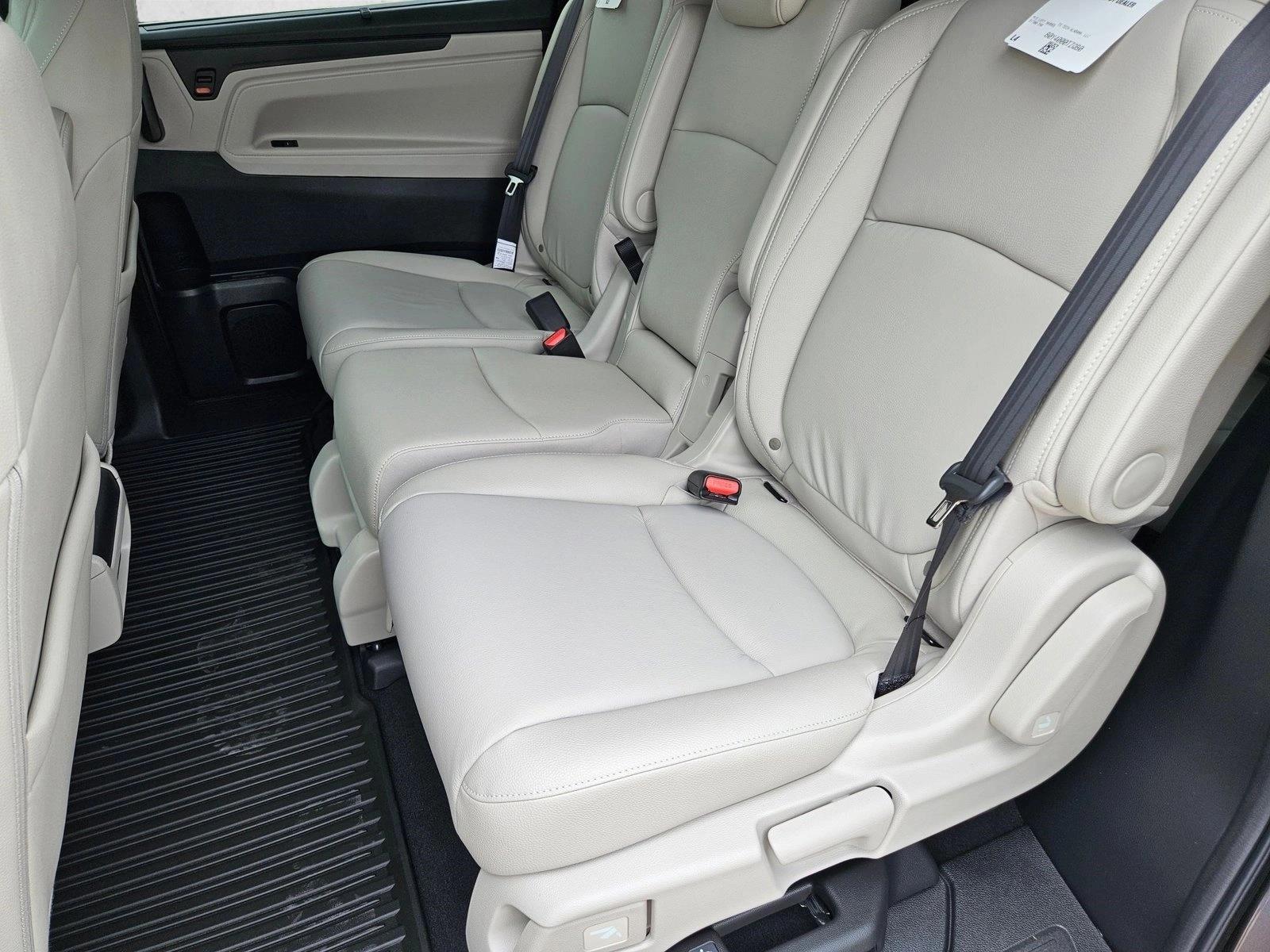2026 Honda Odyssey EX-L - Photo 15