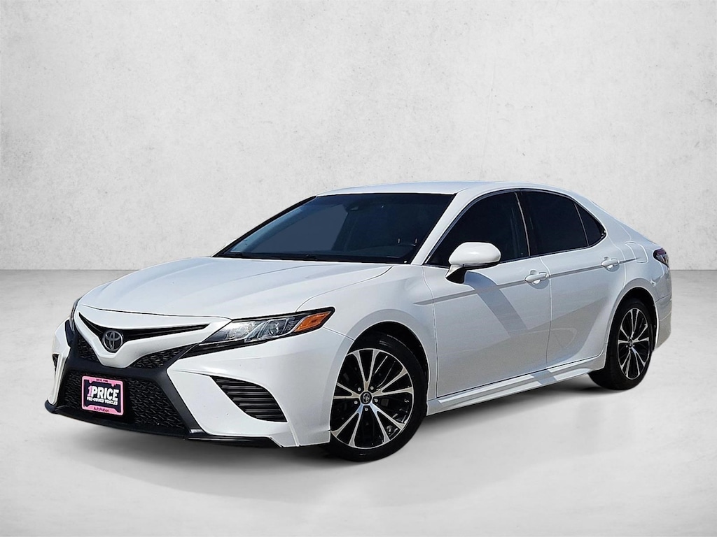 Used 2018 Toyota Camry SE Sedan