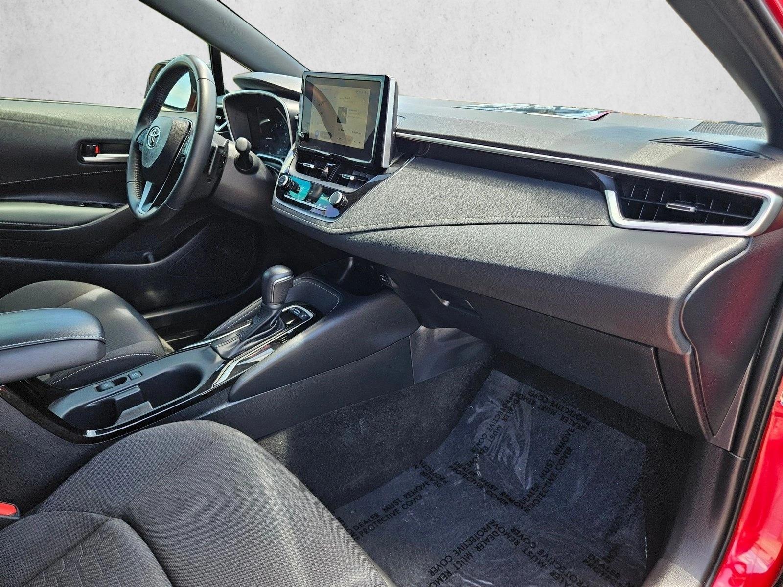 2025 Toyota Corolla Hatchback SE - Photo 20