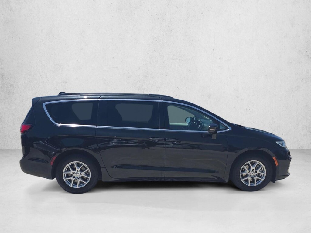 Used 2022 Chrysler Pacifica Touring L Van Passenger Van