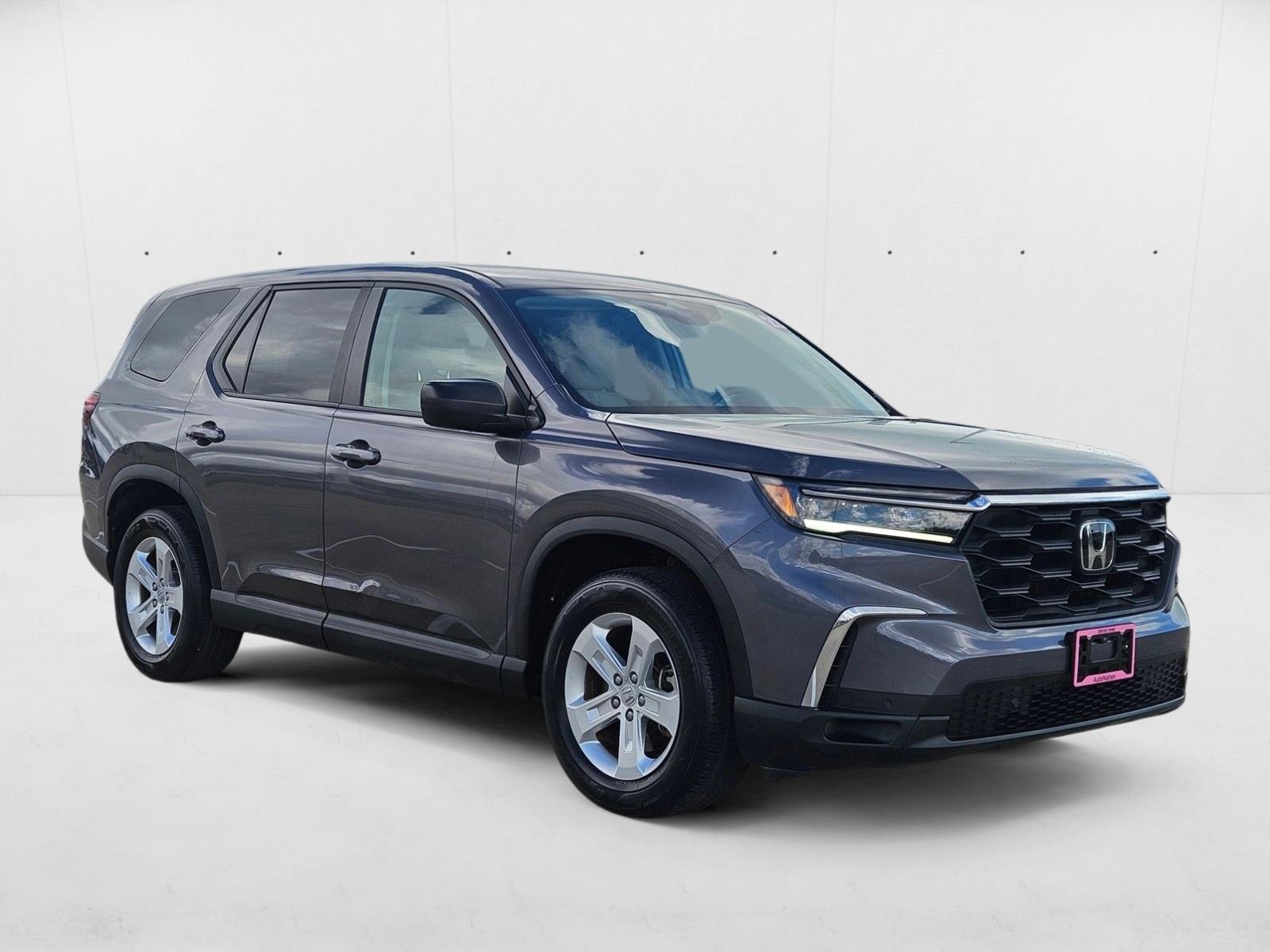 2023 Honda Pilot LX photo 3