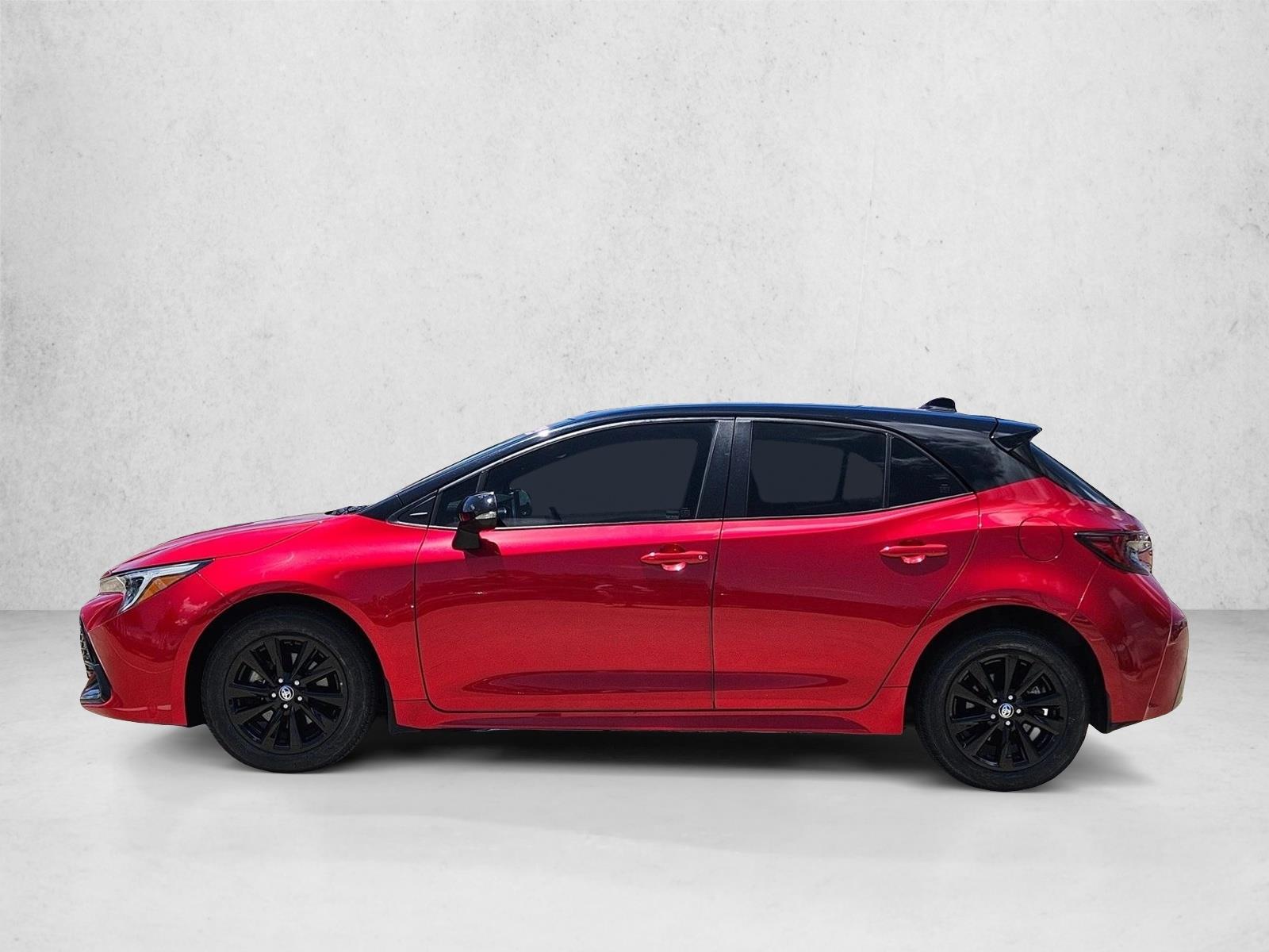 2025 Toyota Corolla Hatchback SE - Photo 9