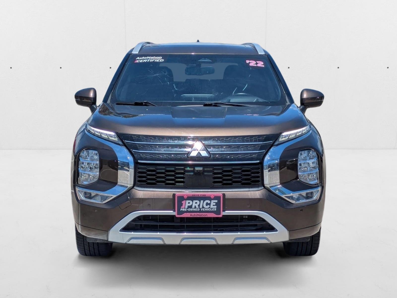 2022 Mitsubishi Outlander SEL photo 2