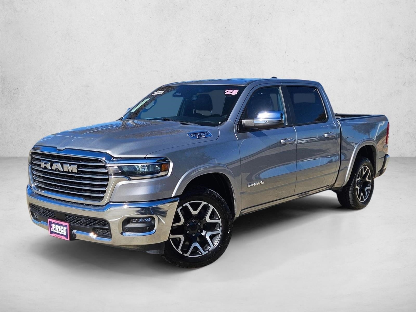 2025 RAM Ram 1500 Pickup Laramie's photo