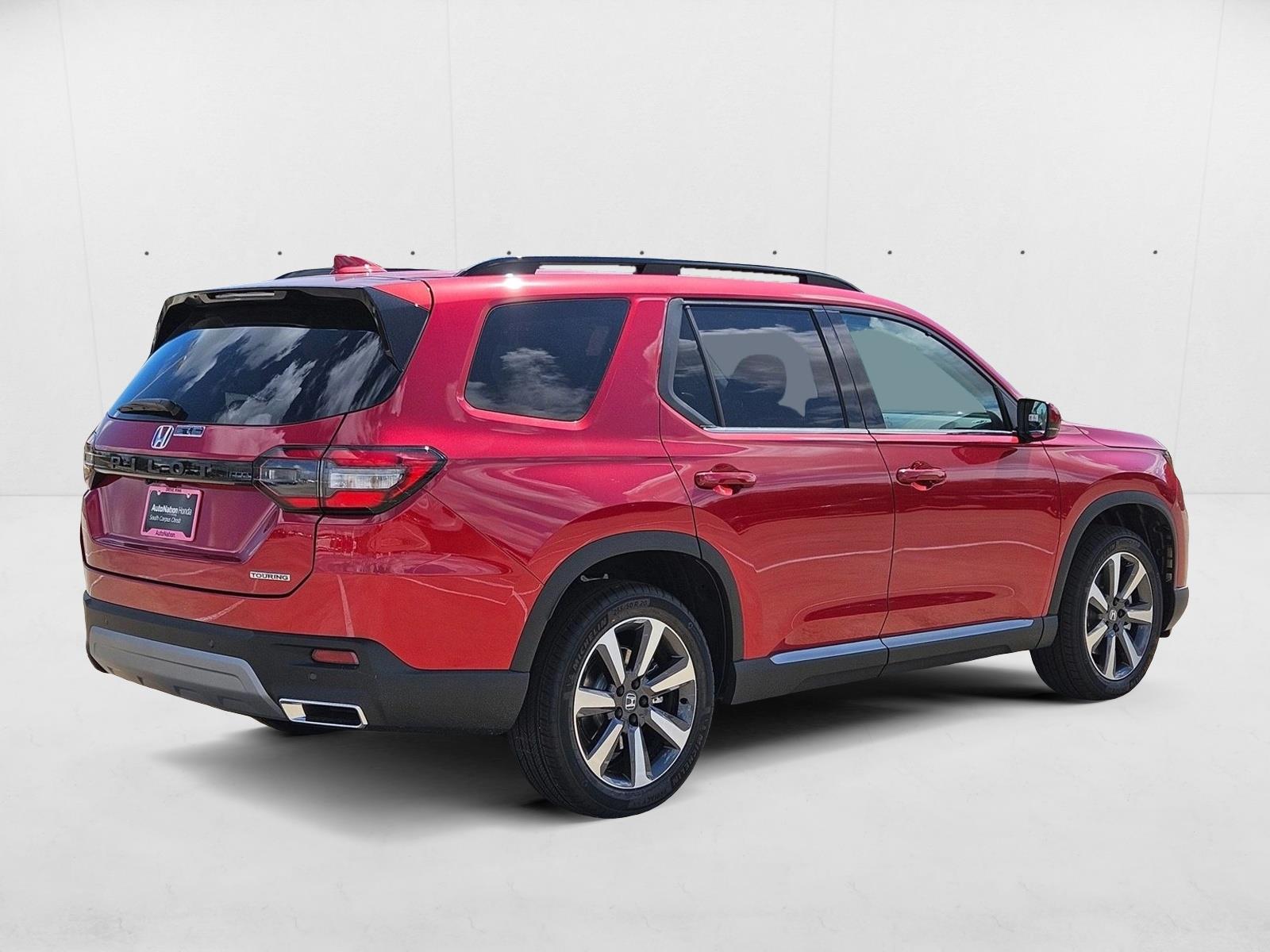 2025 Honda Pilot Touring photo 2