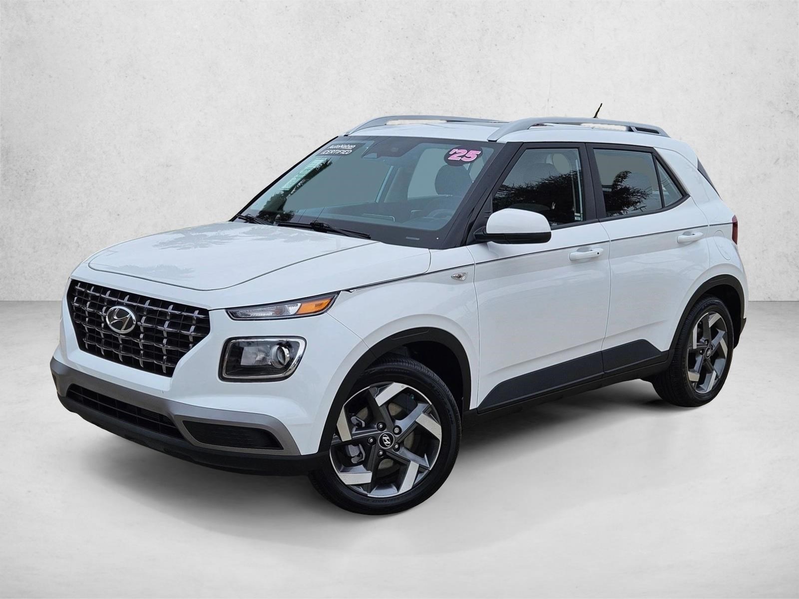 2025 Hyundai Venue SEL's photo