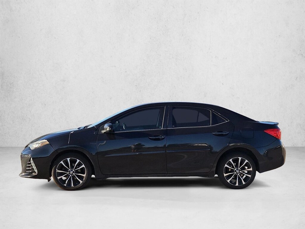 Used 2017 Toyota Corolla SE Sedan