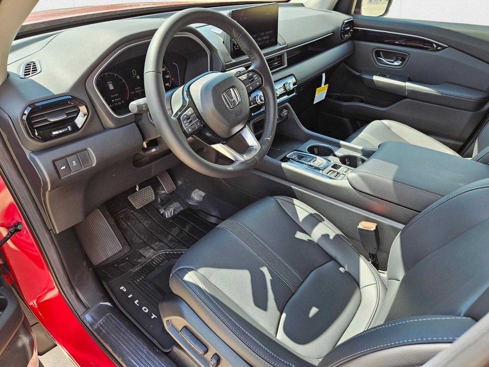 2025 Honda Pilot Touring photo 3