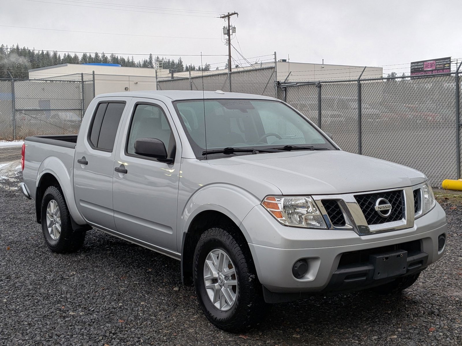 2018 Nissan Frontier Crew Cab SV photo 3