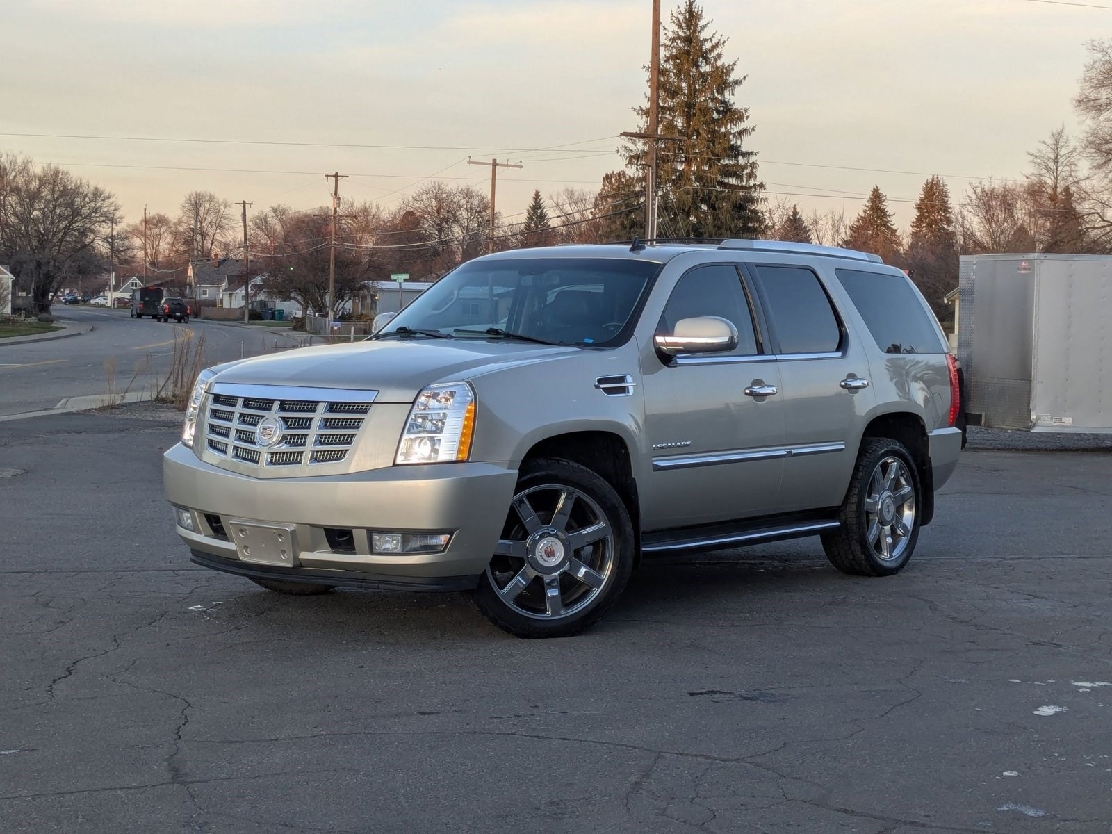 2013 Cadillac Escalade Luxury's photo
