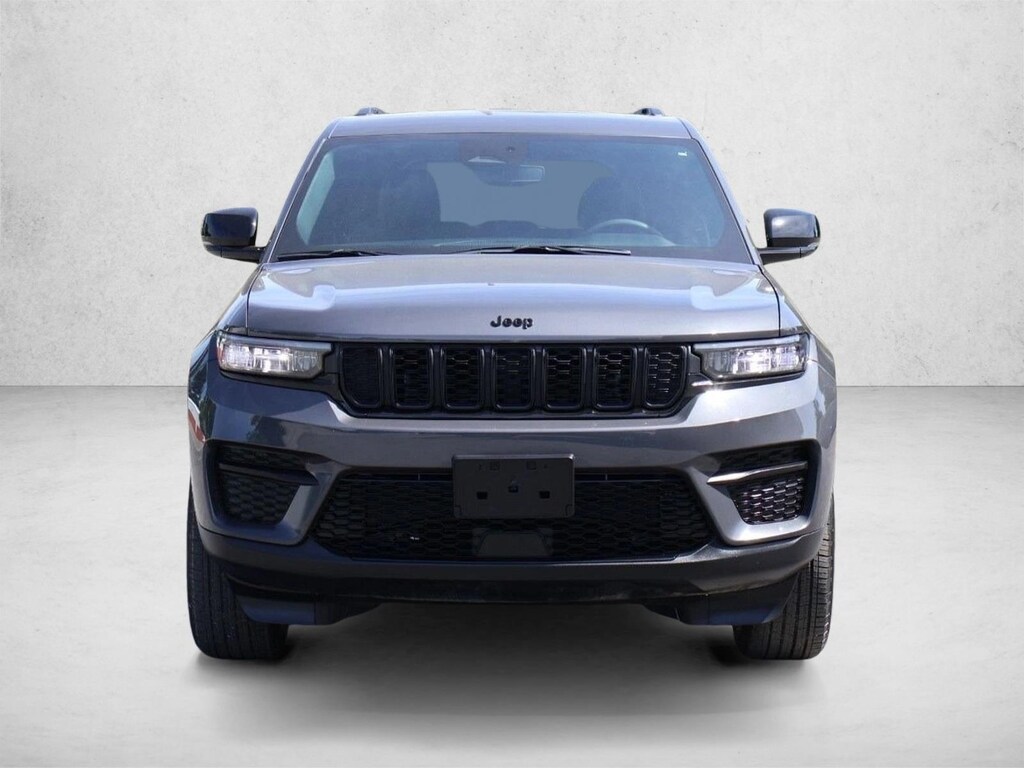 Used 2024 Jeep Grand Cherokee Laredo SUV