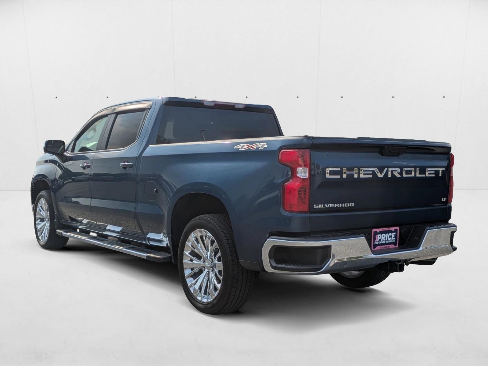 2023 Chevrolet Silverado 1500 LT photo 3