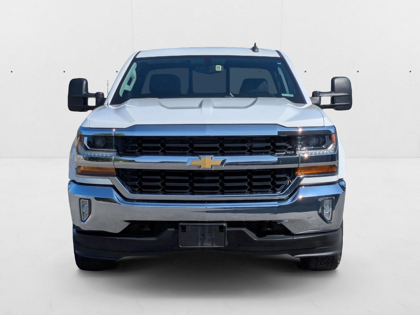 2018 Chevrolet Silverado 1500 photo 2