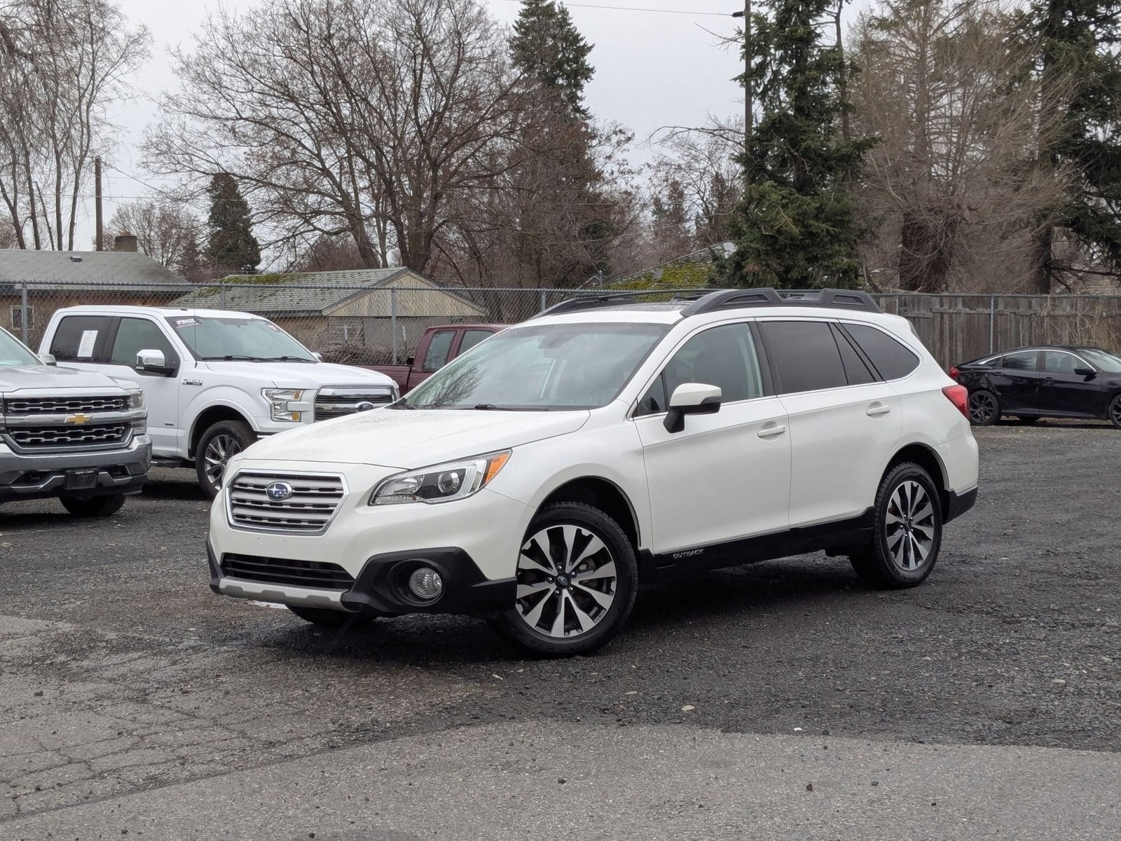 2017 Subaru Outback Limited's photo