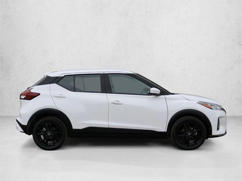Used 2023 Nissan Kicks SV SUV