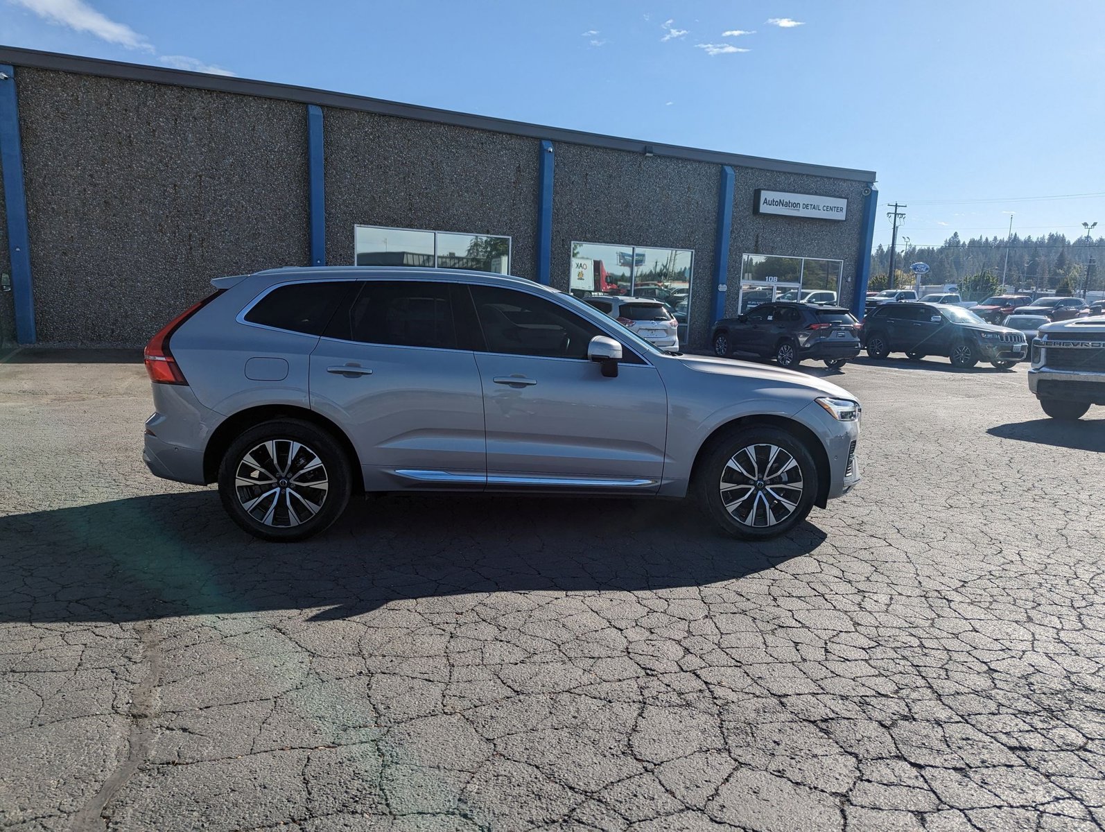 2023 Volvo XC60 B5 Plus photo 4