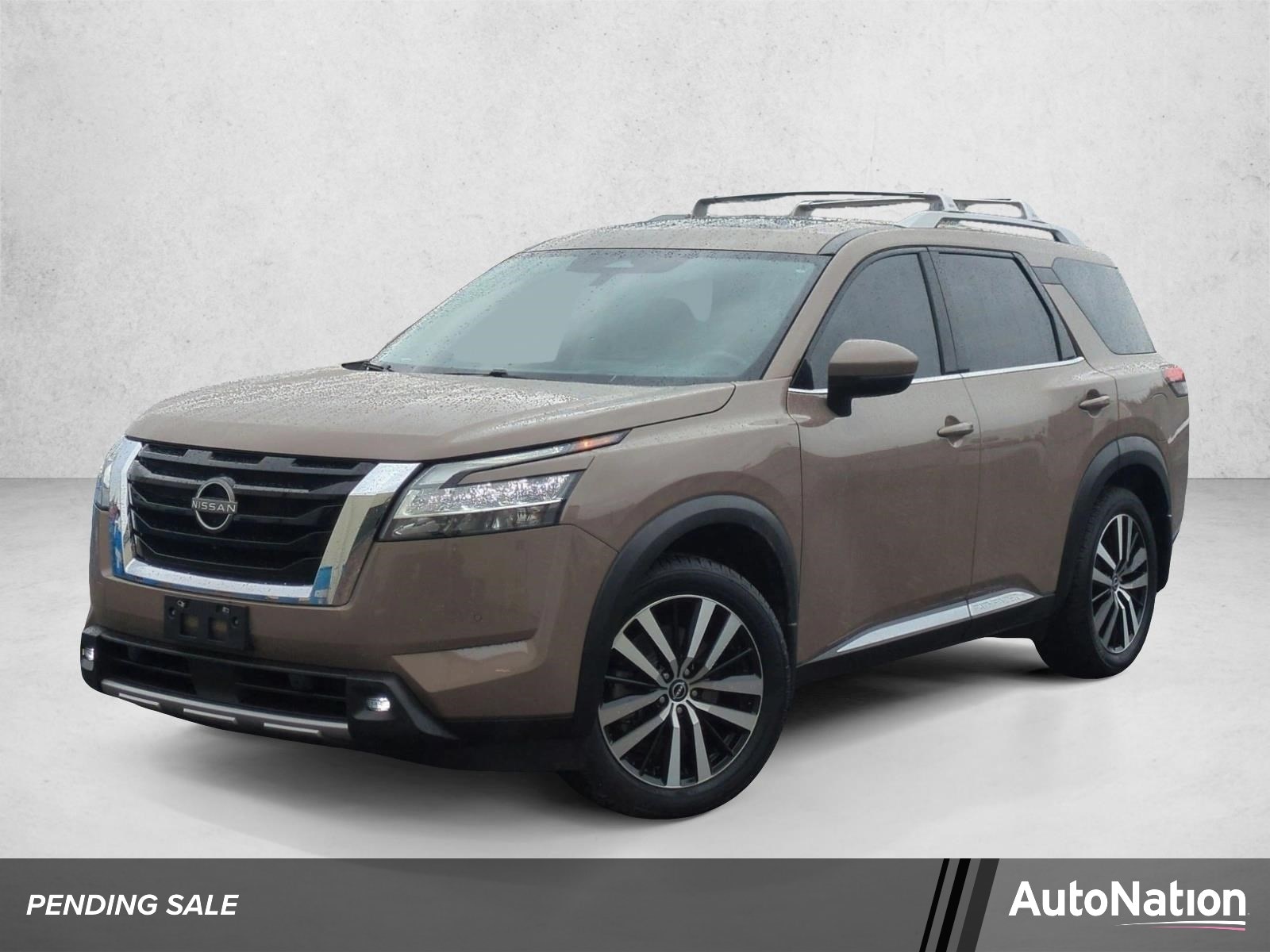2023 Nissan Pathfinder Platinum 4WD's photo
