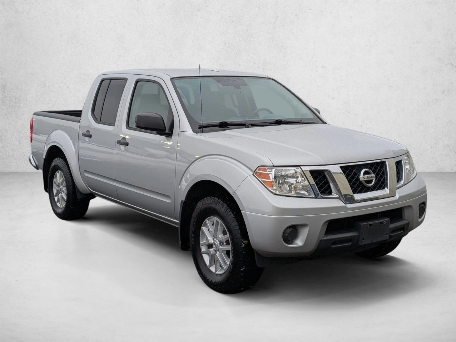 2018 Nissan Frontier Crew Cab SV photo 3