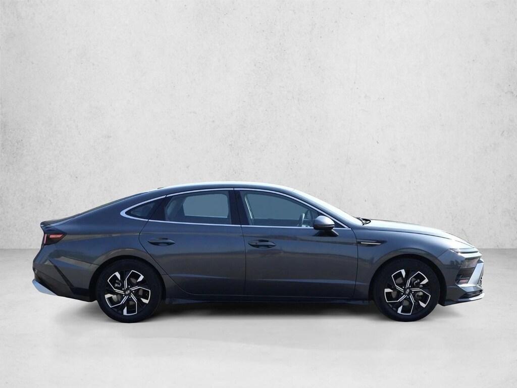 Used 2024 Hyundai Sonata SEL Sedan