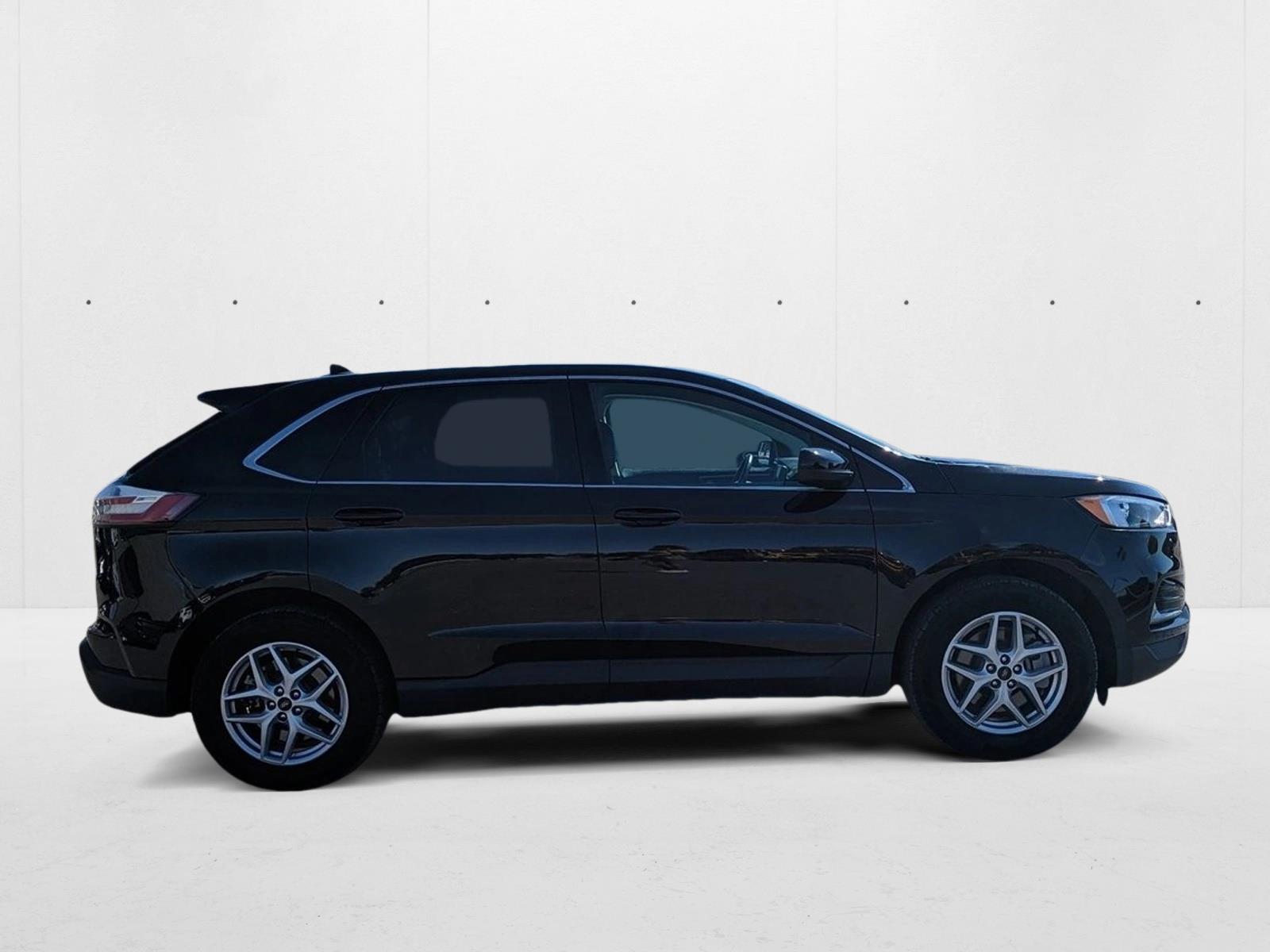 2024 Ford Edge SEL photo 4