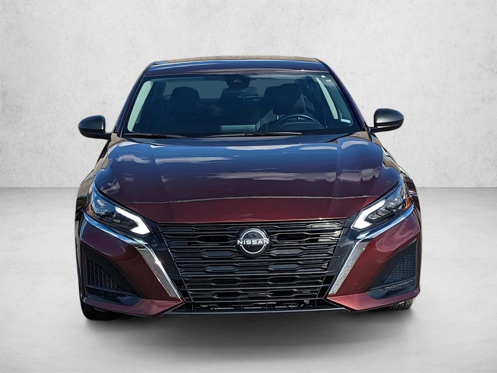 2024 Nissan Altima 2.5 SV photo 2