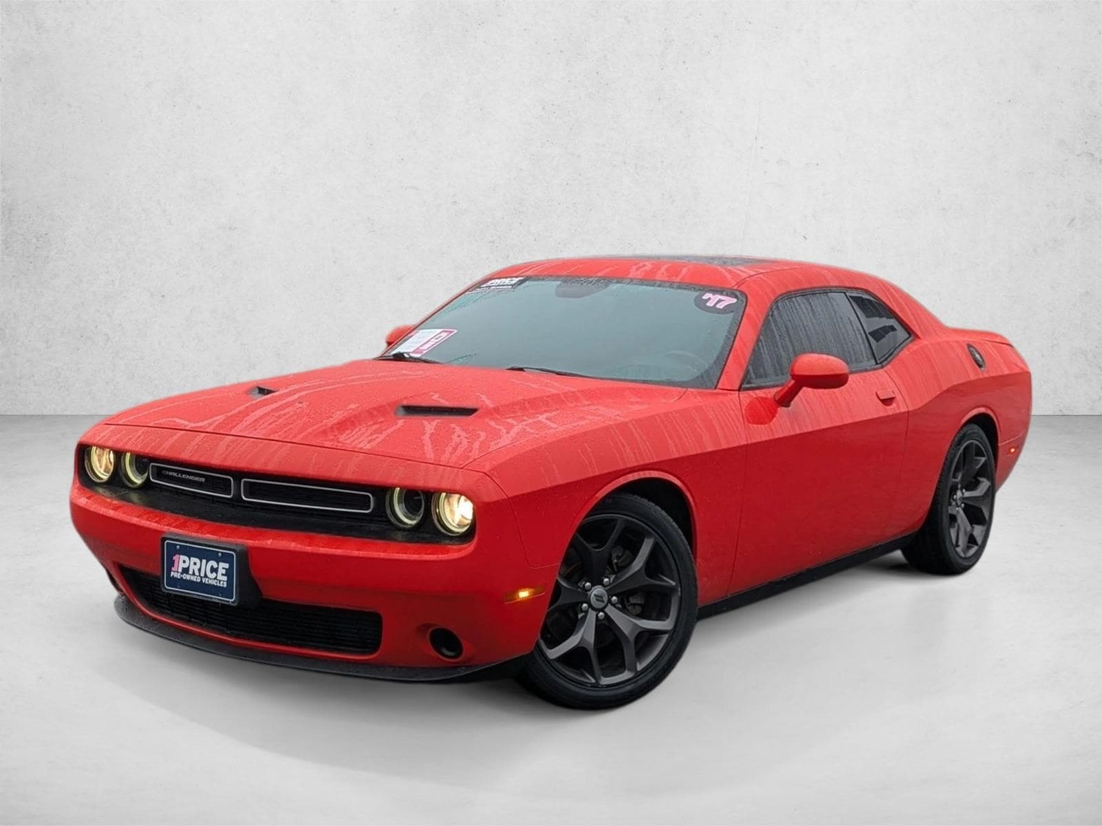 2017 Dodge Challenger SXT's photo