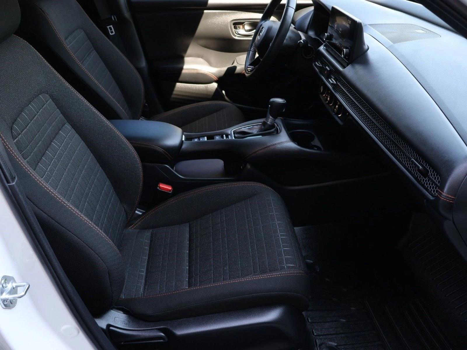2025 Honda HR-V Sport - Photo 25