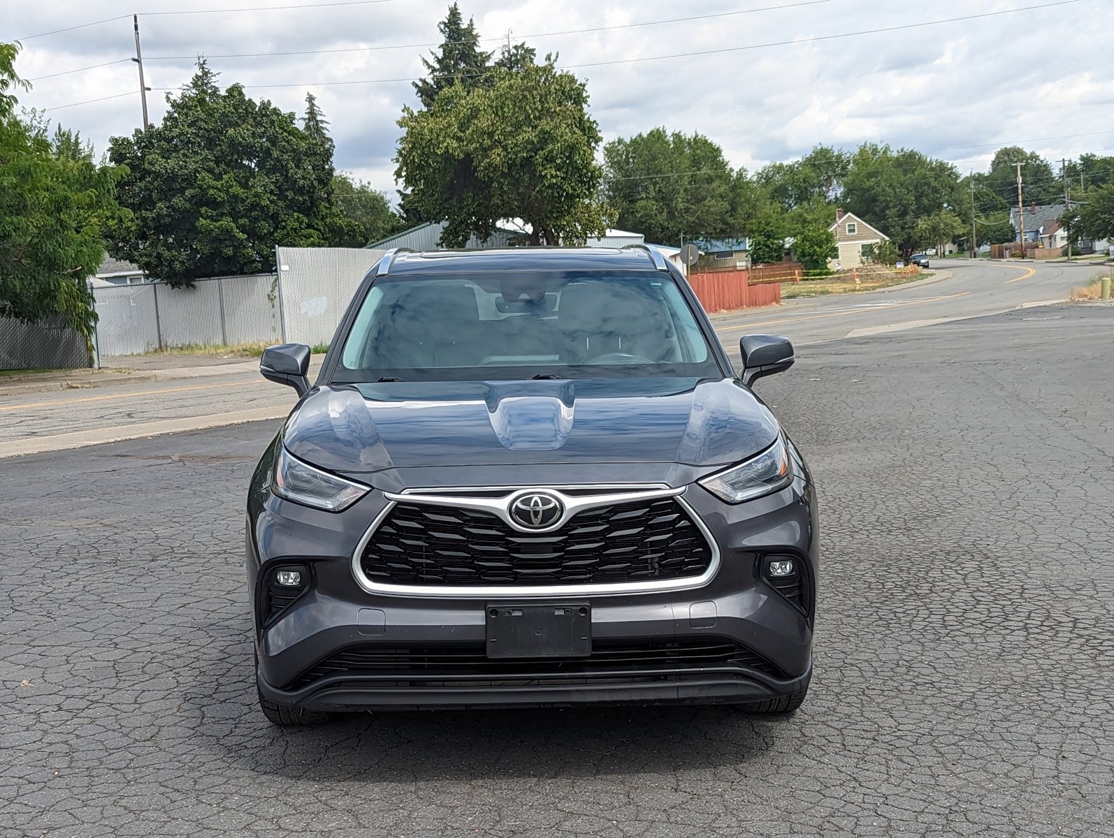 Used 2021 Toyota Highlander XLE with VIN 5TDGZRBH7MS544431 for sale in Spokane, WA