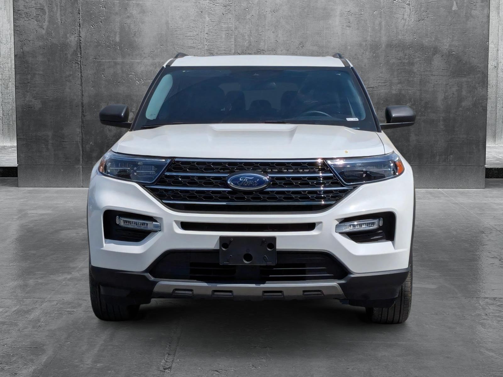 2024 Ford Explorer XLT photo 2