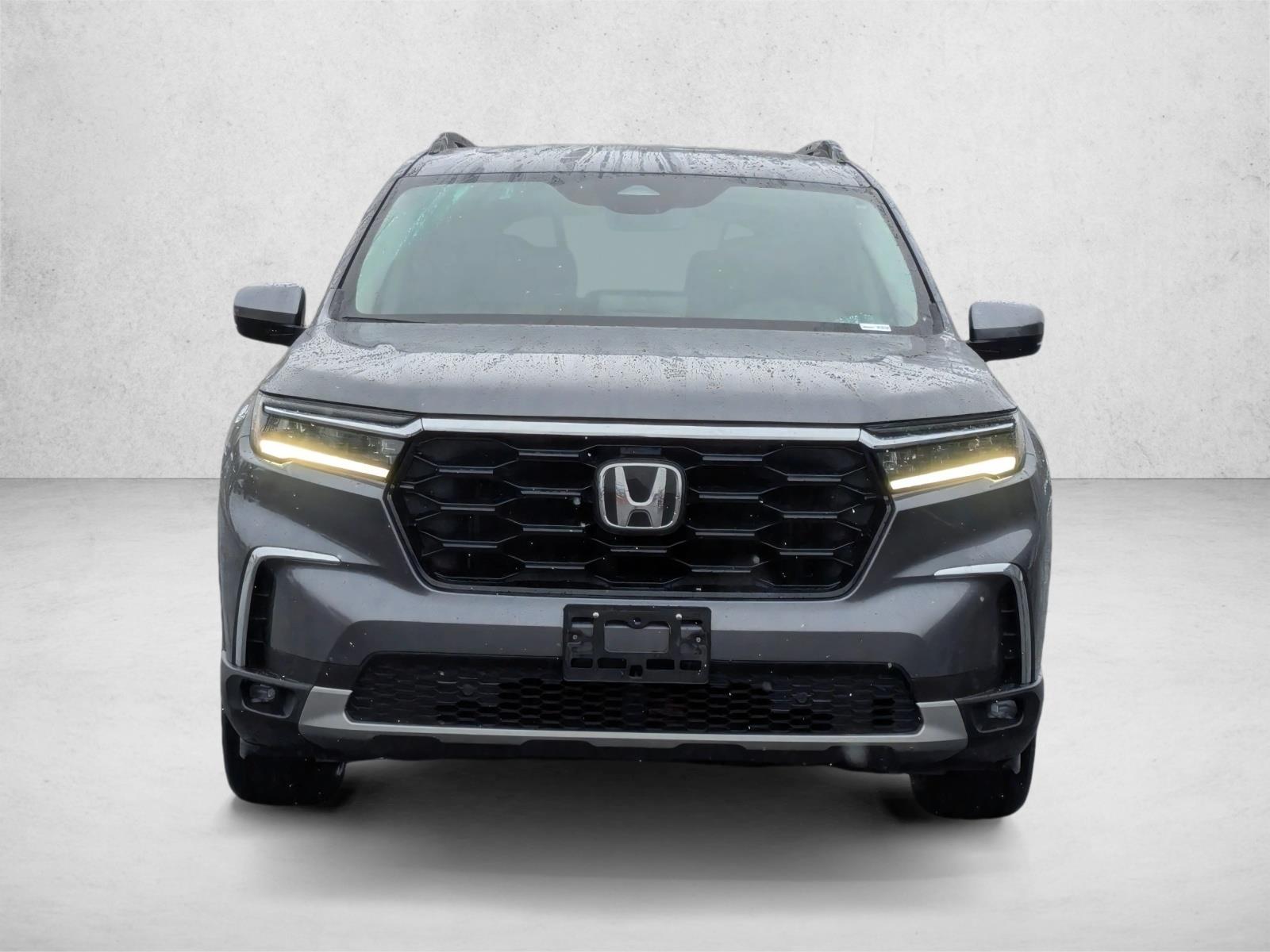 2025 Honda Pilot Touring photo 2