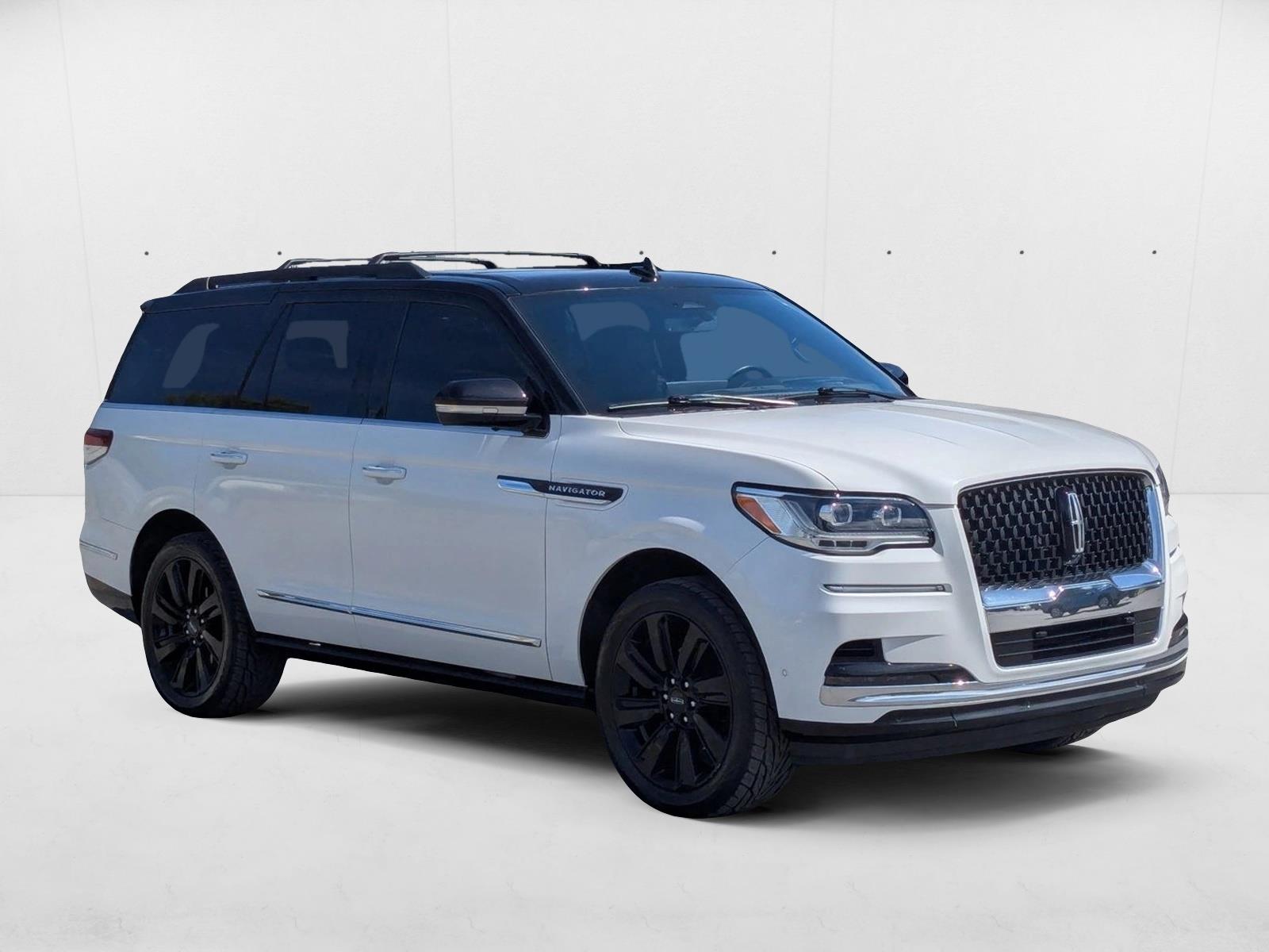 2022 Lincoln Navigator Black Label photo 3