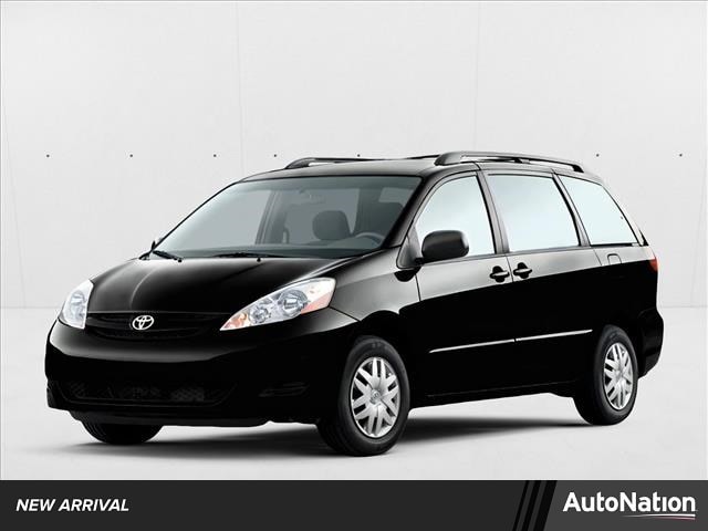 2009 Toyota Sienna LE 8-Passenger's photo