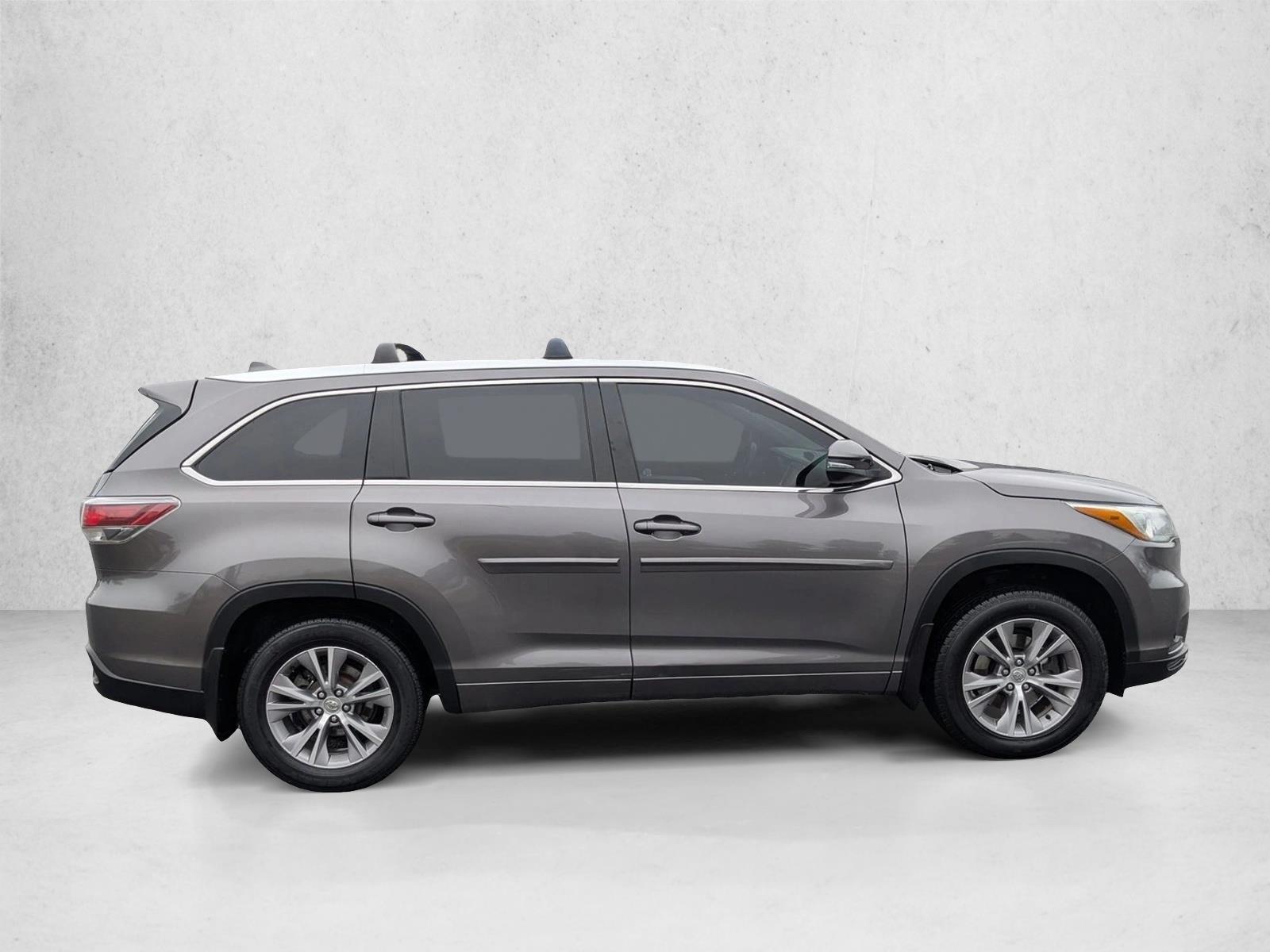 2015 Toyota Highlander XLE photo 4