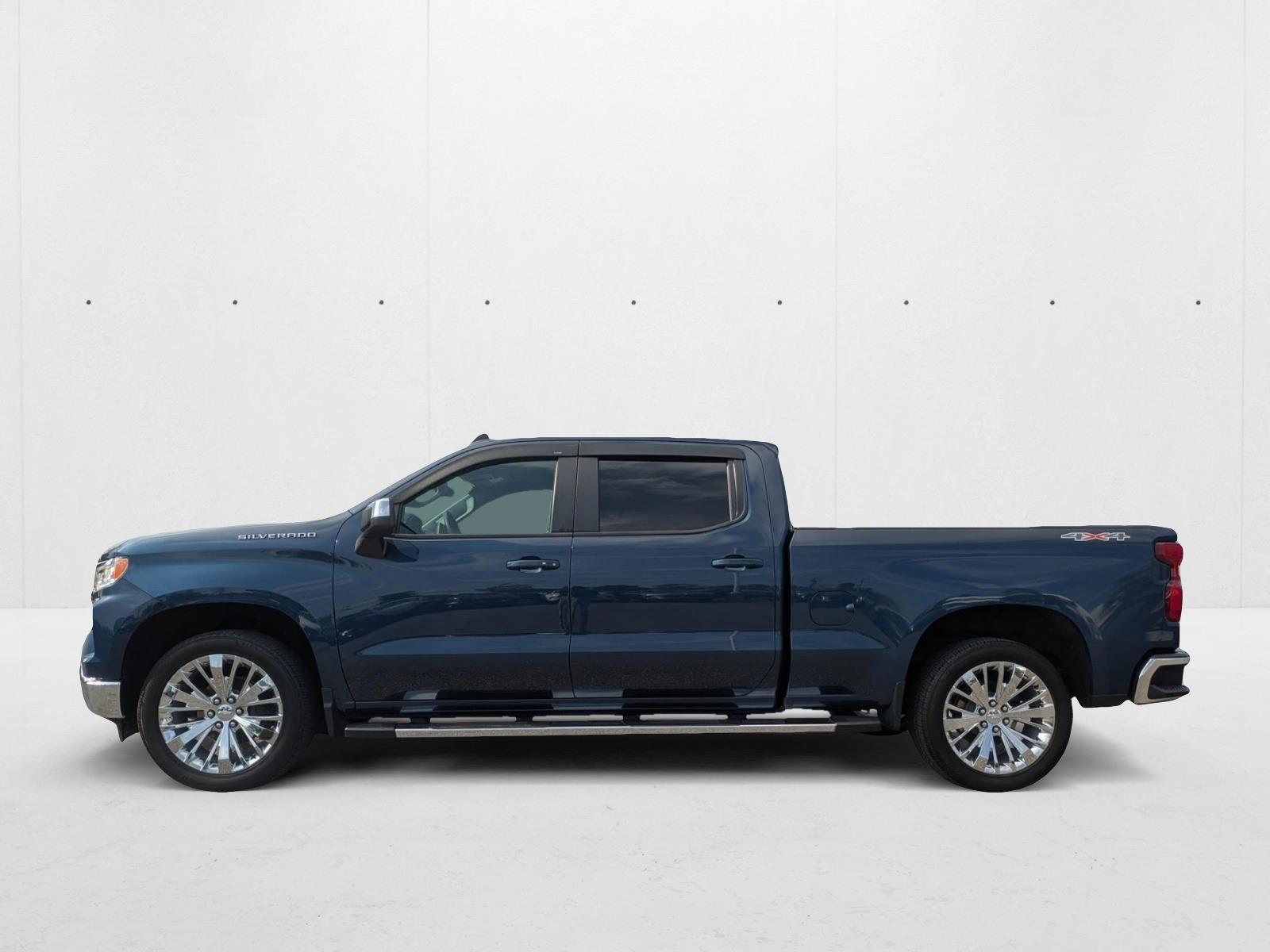 2023 Chevrolet Silverado 1500 LT photo 2