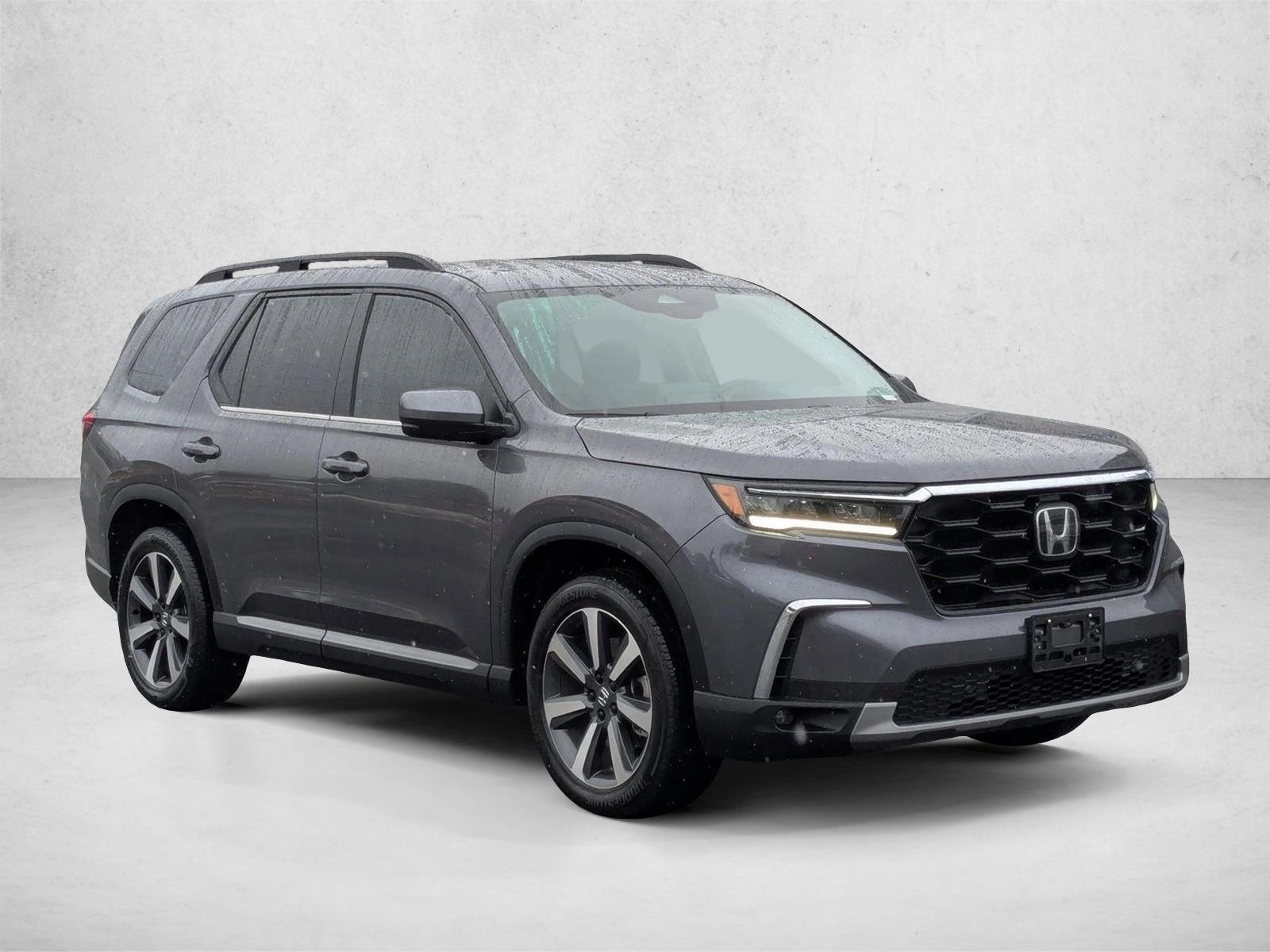 2025 Honda Pilot Touring photo 3
