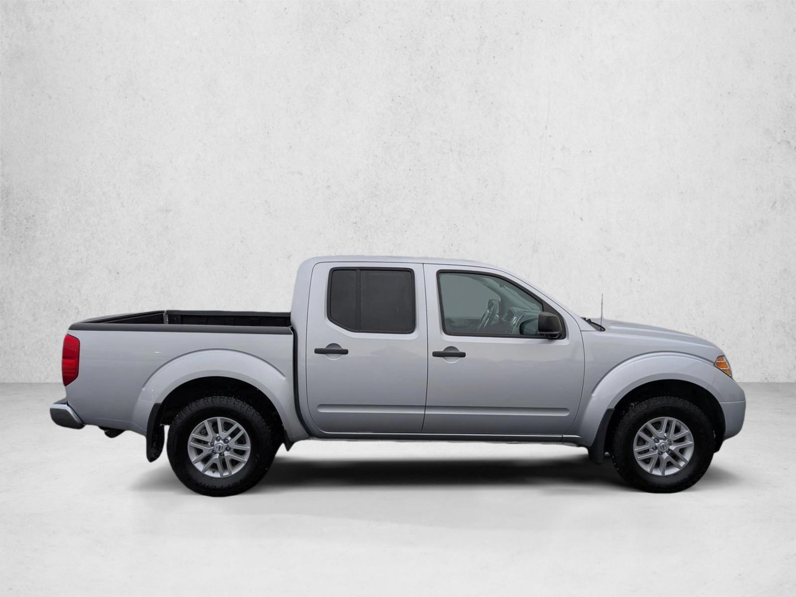 2018 Nissan Frontier Crew Cab SV photo 4