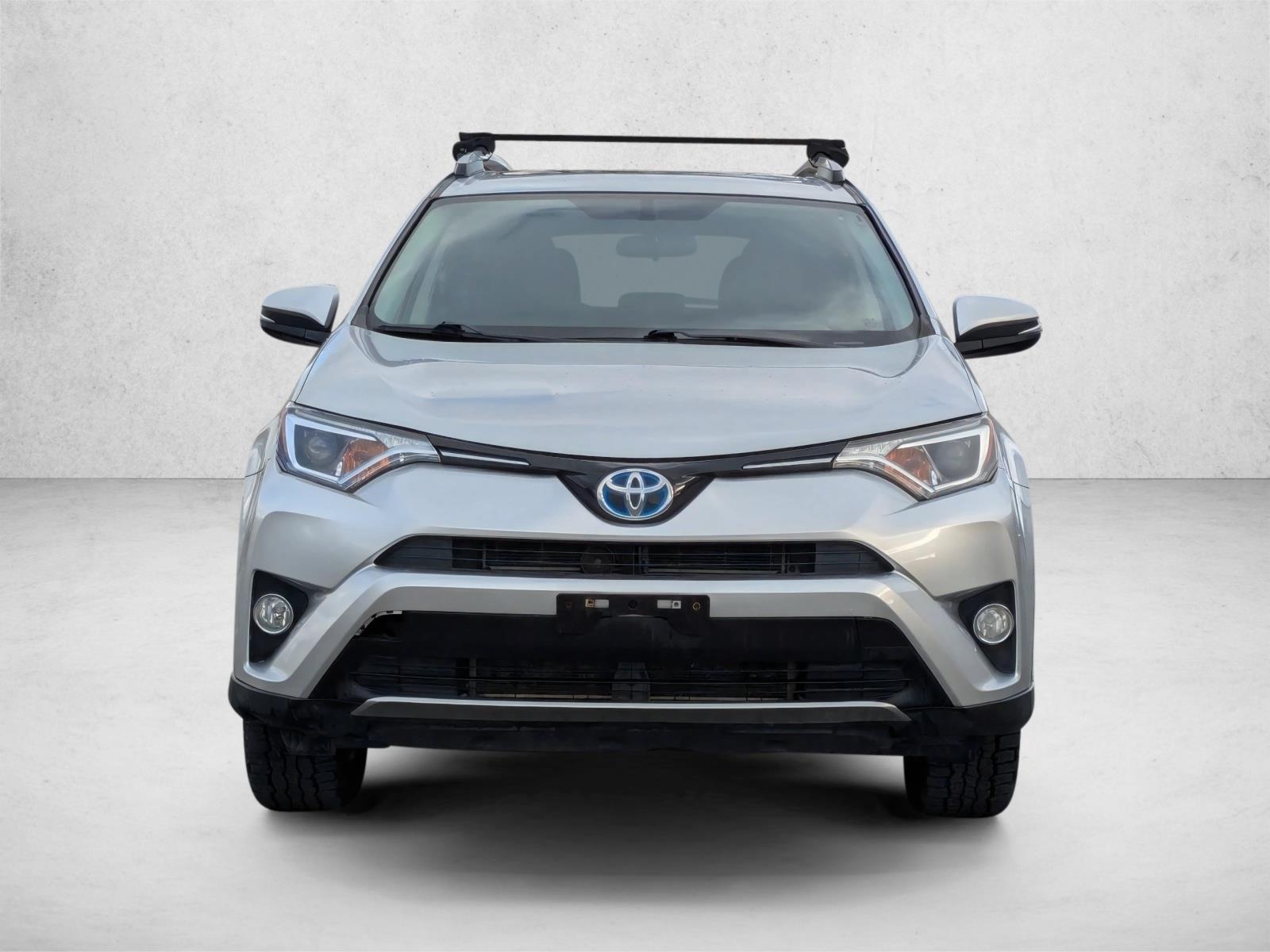 2016 Toyota RAV4 Hybrid XLE photo 2