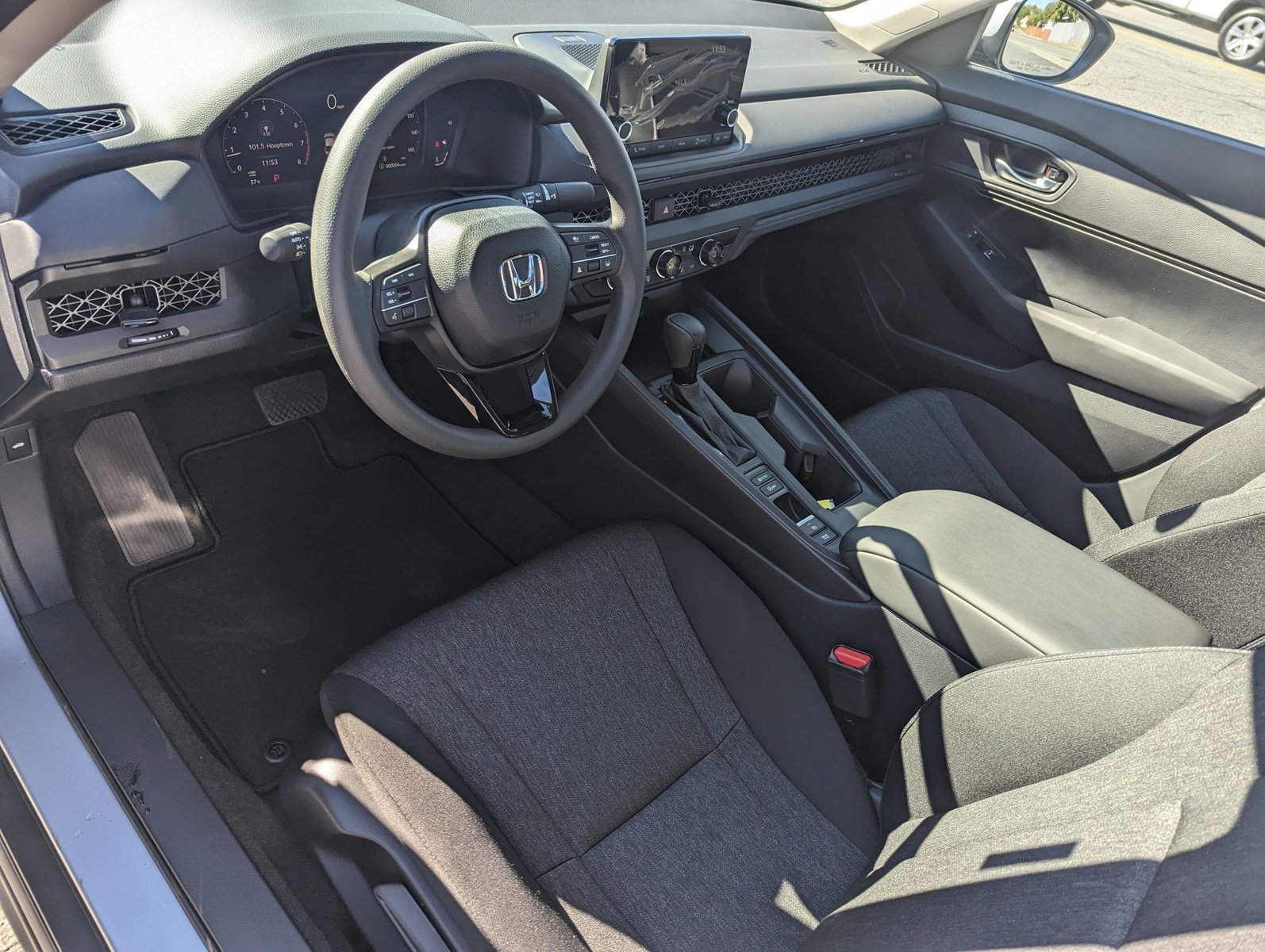 2025 Honda Accord LX photo 3