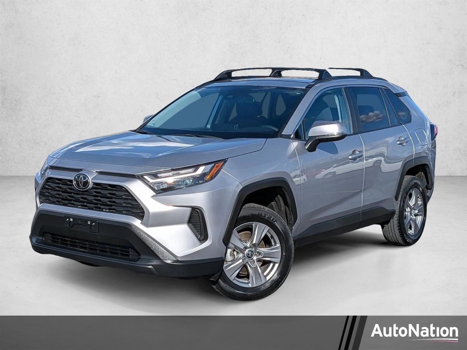 2024 Toyota RAV4 XLE AWD's photo