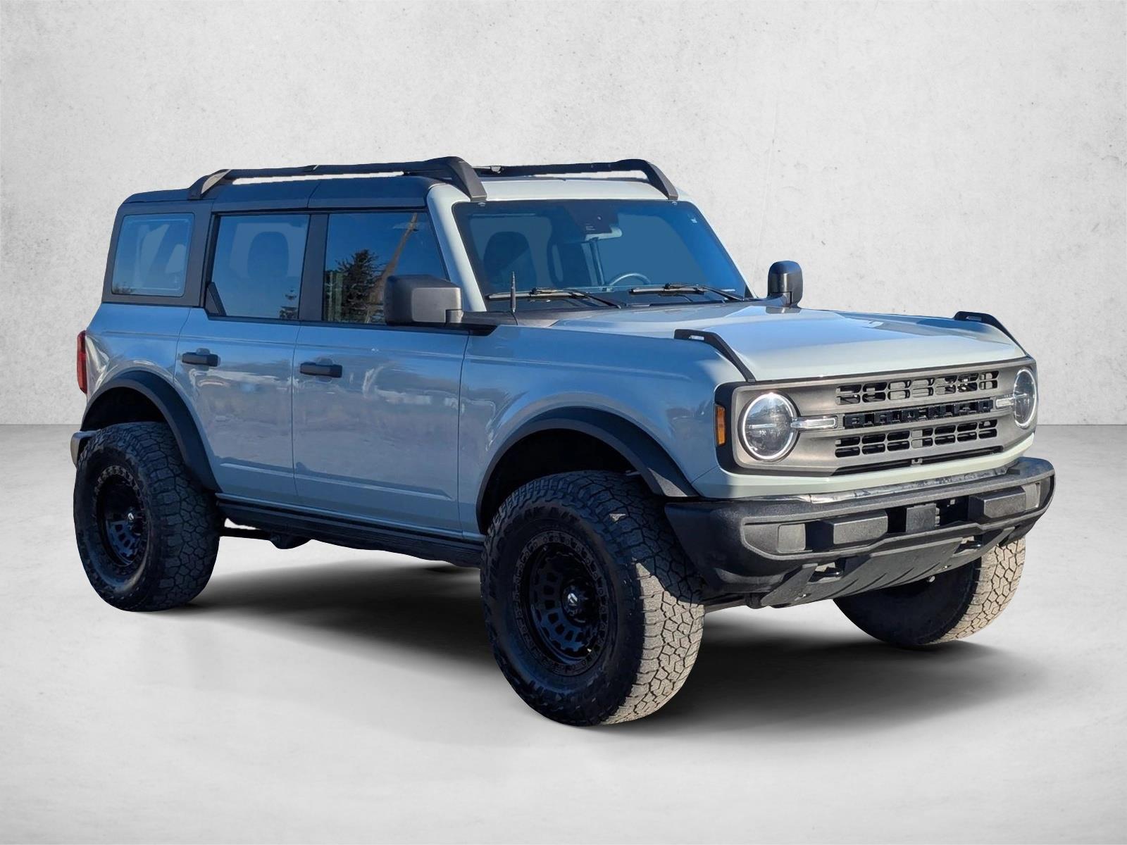 2022 Ford Bronco Base photo 3