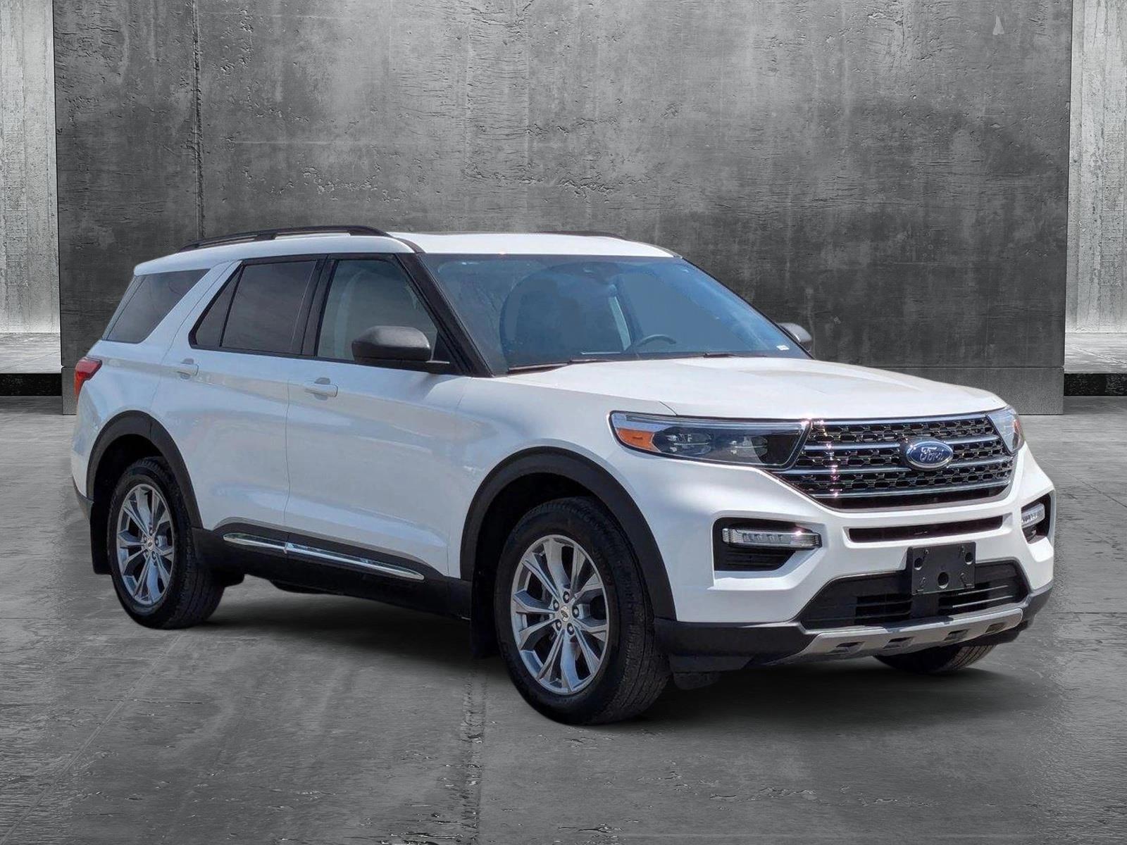 2024 Ford Explorer XLT photo 3