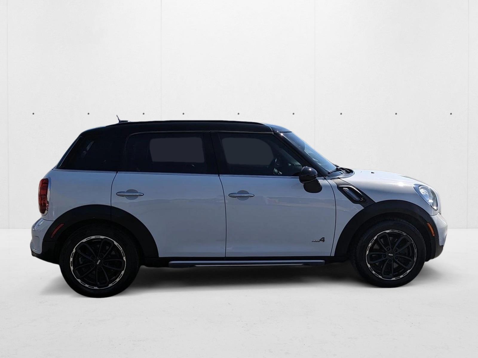2016 Mini Countryman S ALL4 photo 2