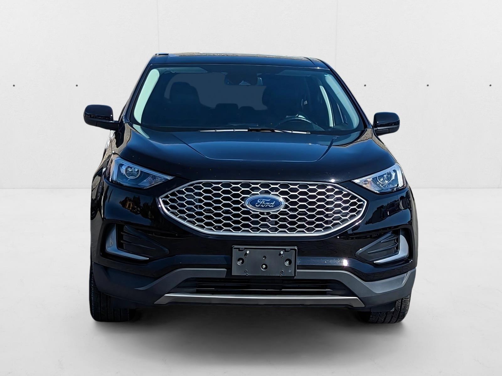 2024 Ford Edge SEL photo 2