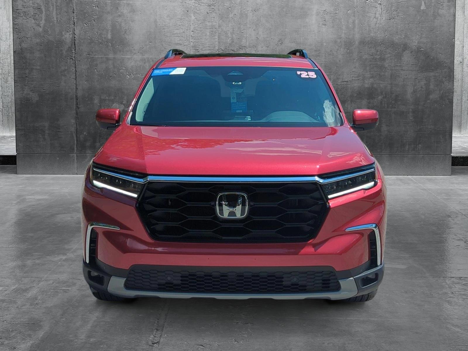 2025 Honda Pilot Touring photo 2