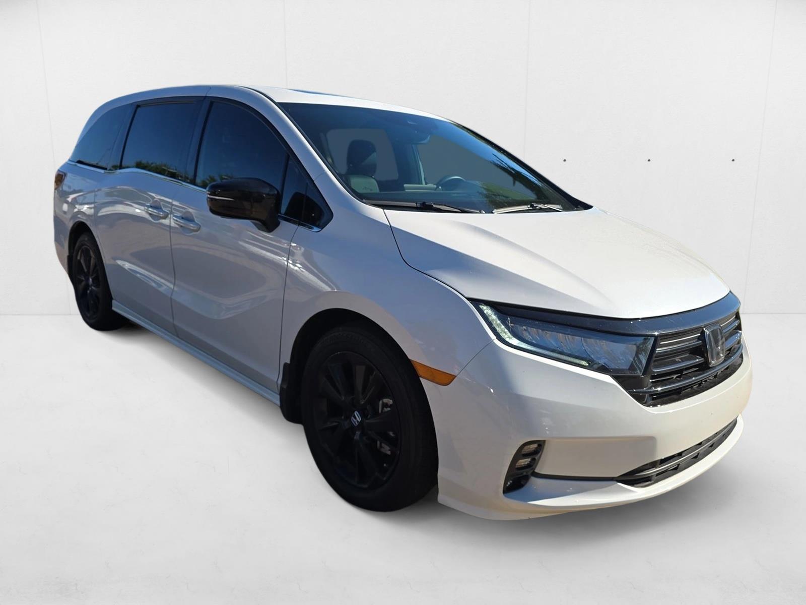 2024 Honda Odyssey Sport photo 2