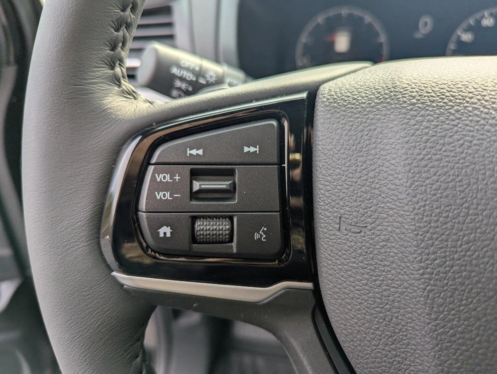 2026 Honda Odyssey EX-L - Photo 13