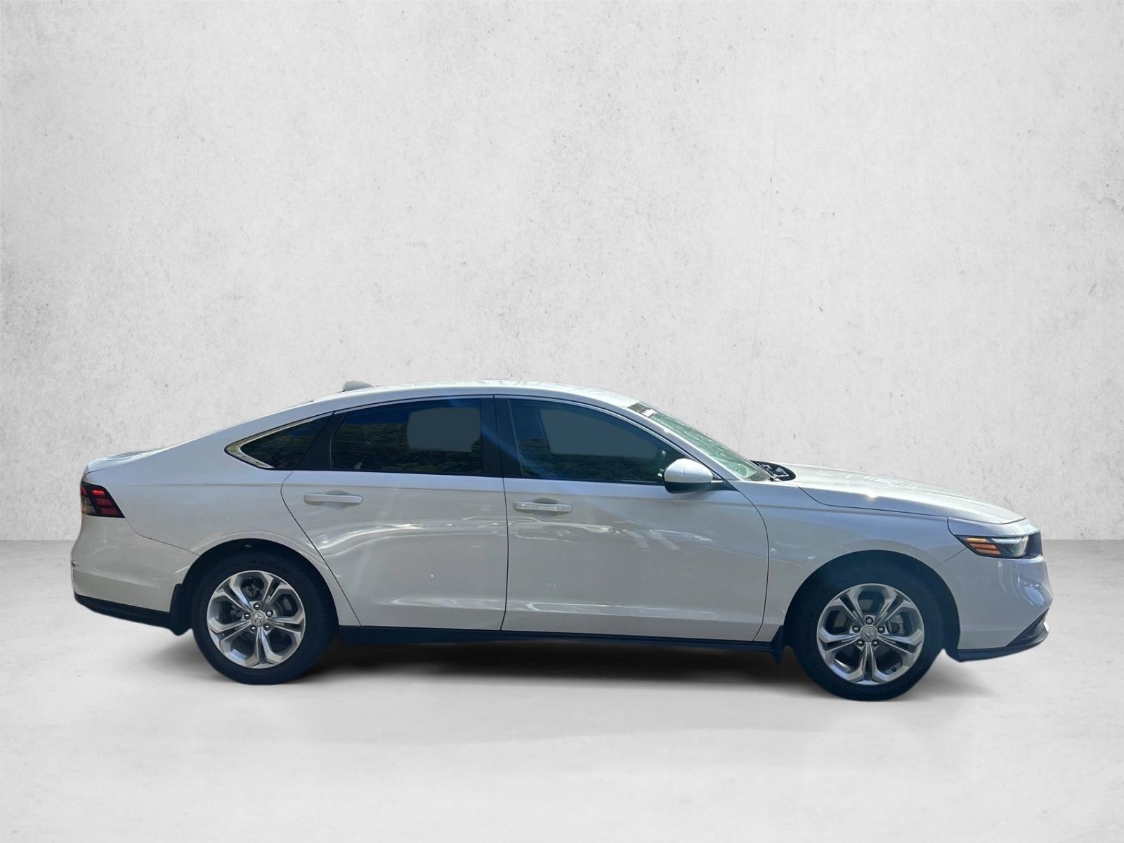 2023 Honda Accord LX photo 4